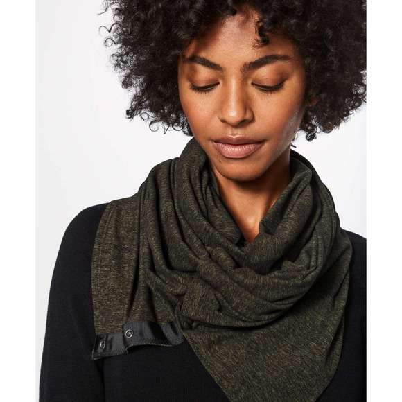lululemon athletica Accessories - Lululemon Lululemon Vinyasa Scarf (Rulu) in Heathered Utilitarian Green One Size